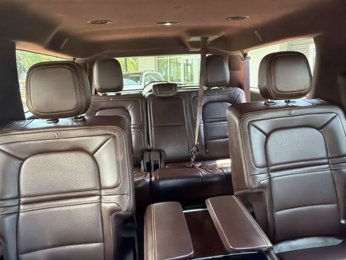 Used 2019 Lincoln Navigator L Black Label w/ Cargo Package AWD/4WD image 10