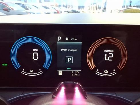 Used 2025 Hyundai Santa Fe SEL image 25