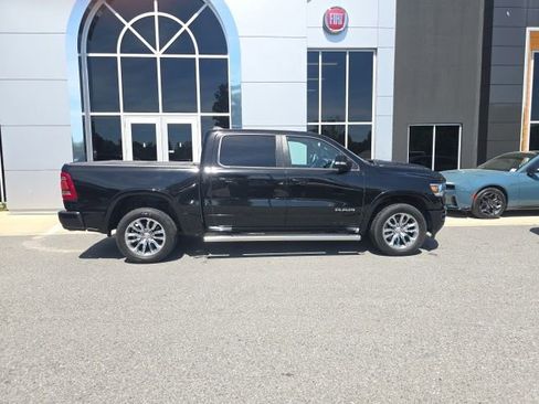 Used 2022 RAM 1500 Laramie AWD/4WD image 7