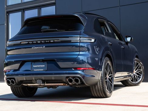 Certified 2025 Porsche Cayenne S AWD/4WD image 11