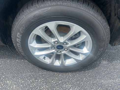 Used 2022 Ford Escape SE w/ Convenience Package image 9