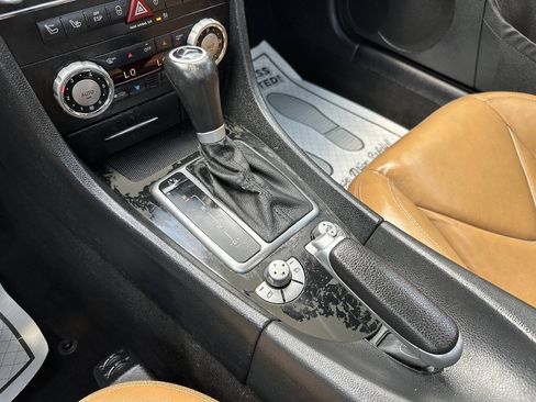 Used 2011 Mercedes-Benz SLK 350 w/ Multimedia Pkg image 28