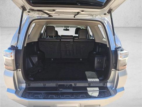 Used 2019 Toyota 4Runner SR5 Premium image 6