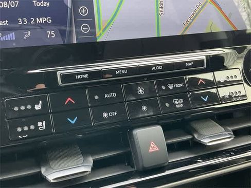 Used 2021 Toyota Highlander Limited image 25