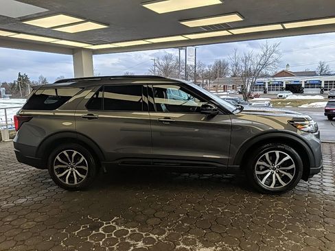 Certified 2025 Ford Explorer ST-Line w/ Premium Package image 4