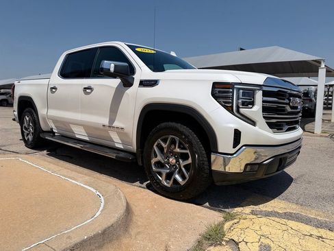 Used 2022 GMC Sierra 1500 SLT AWD/4WD image 3