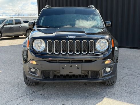 Used 2018 Jeep Renegade Latitude w/ Cold Weather Group image 2