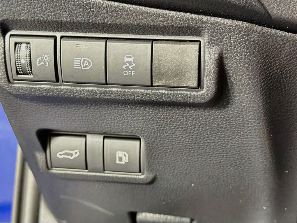 Used 2024 Toyota Corolla Cross AWD Hybrid w/ Convenience Package image 15