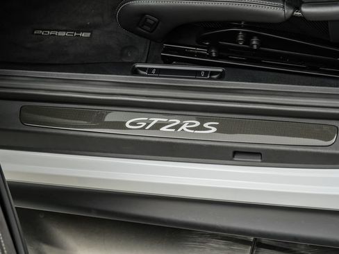 Used 2018 Porsche 911 GT2 RS RWD image 36