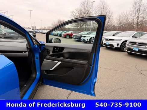 Used 2025 Cadillac Optiq Luxury 1 AWD/4WD image 24