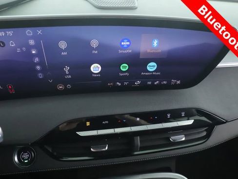 Used 2025 Buick Enclave Sport Touring w/ Power Package image 23