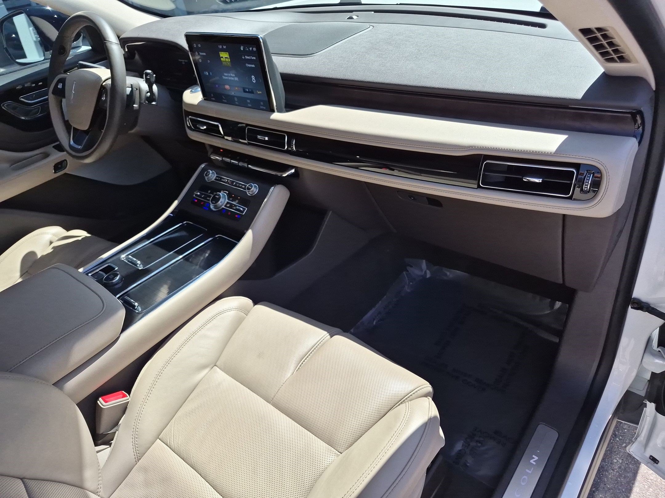 Used 2024 Lincoln Aviator Reserve w/ Equipment Group 201A AWD/4WD image 34