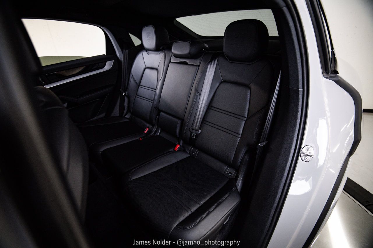 Certified 2024 Porsche Cayenne S AWD/4WD image 24