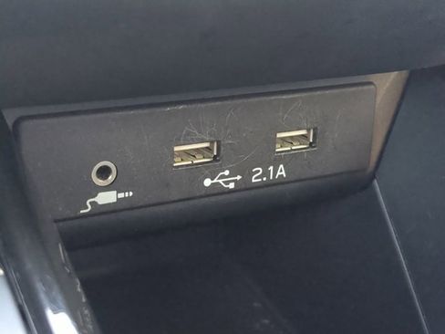 Used 2022 Subaru Outback Premium image 21