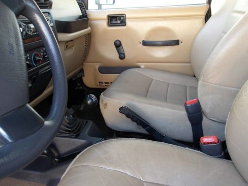 Used 2002 Jeep Wrangler SE AWD/4WD image 18