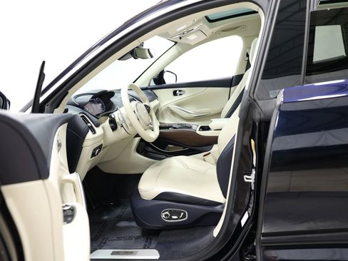Used 2021 Aston Martin DBX AWD/4WD image 14