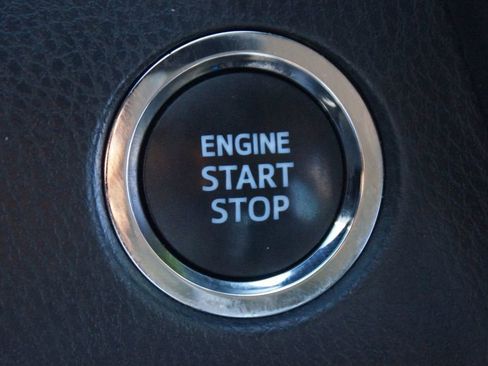 Used 2023 Toyota Camry SE w/ Audio Upgrade Package FWD image 8