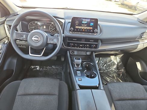 Used 2024 Nissan Rogue SV FWD image 9