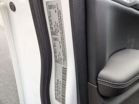 New 2025 Jeep Grand Cherokee L Limited w/ Luxury Tech Group II image 30