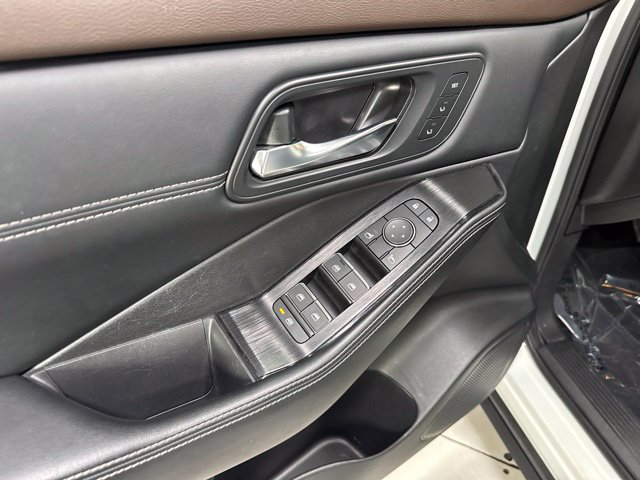 Used 2023 Nissan Rogue SL AWD/4WD image 10