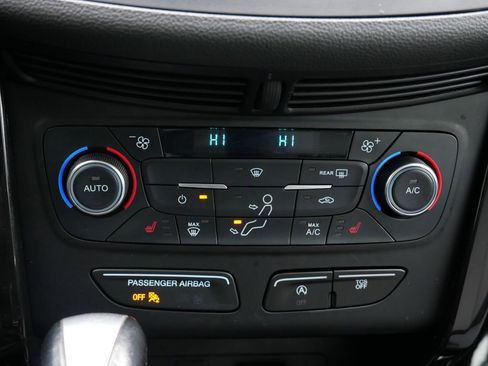 Certified 2017 Ford Escape SE w/ SE Sport Appearance Package image 23