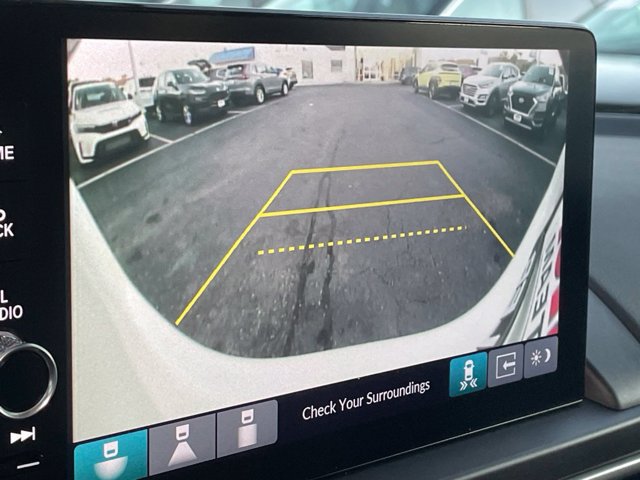 Used 2024 Honda Pilot Touring image 18