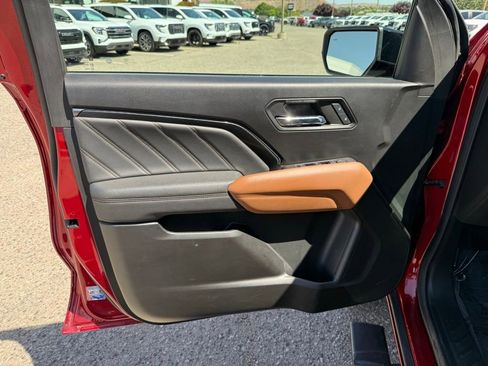 Used 2024 GMC Canyon AT4 w/ Technology Package image 9