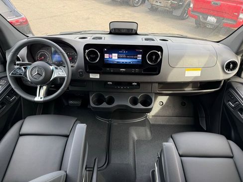 New 2026 Mercedes-Benz Sprinter 2500 image 8