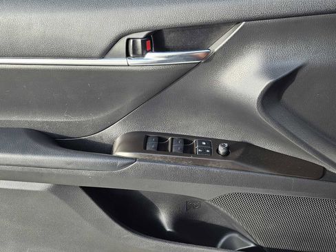 Used 2022 Toyota Camry SE image 21