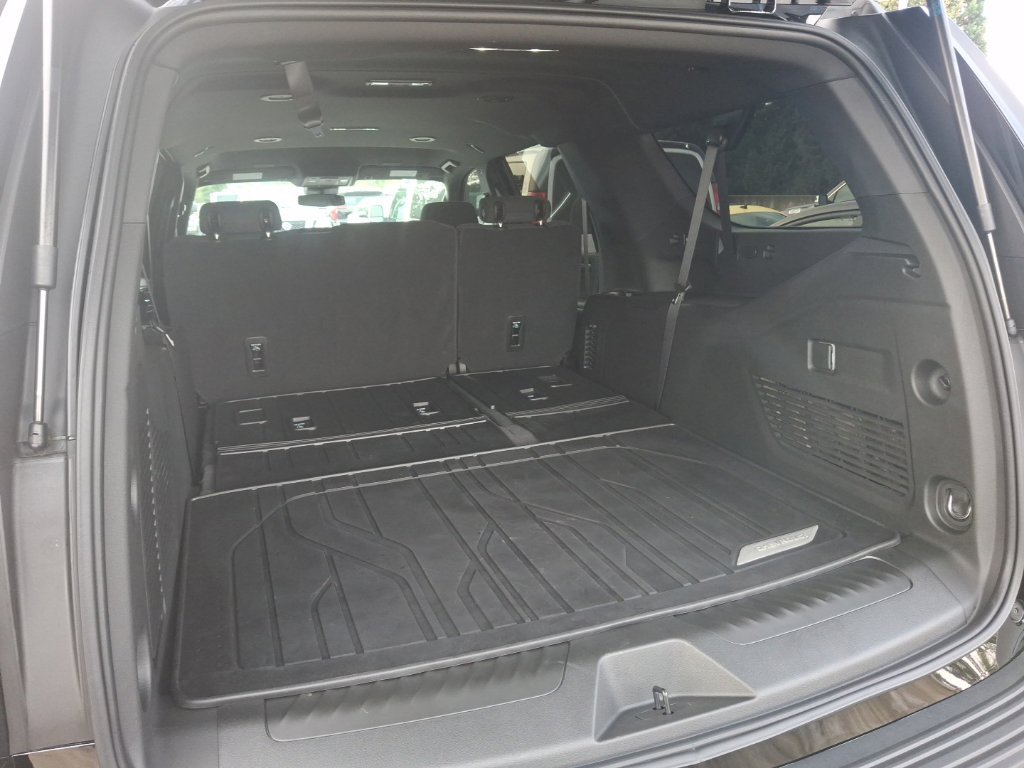 Certified 2026 Chevrolet Suburban LS w/ LPO, Dark Essentials Package AWD/4WD image 10