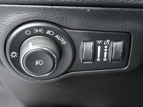 Used 2019 Jeep Compass Altitude image 34