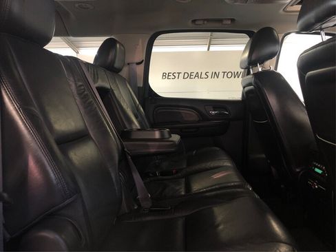 Used 2011 Cadillac Escalade ESV Premium AWD/4WD image 10