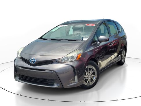 Certified 2016 Toyota Prius V Four FWD image 3