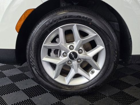 Used 2024 Kia Soul LX w/ Option Group 015 image 11