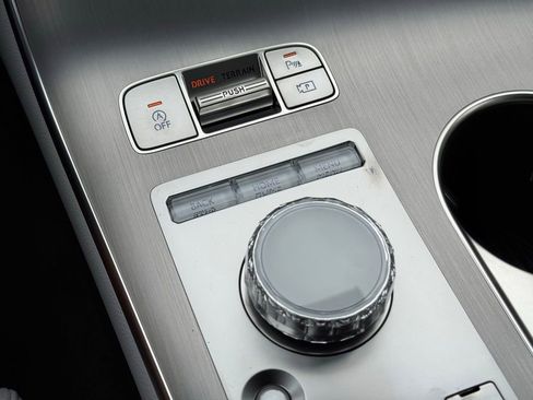 Used 2026 Genesis GV70 2.5T Advanced image 36