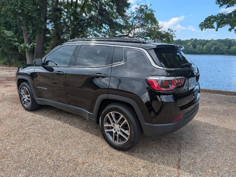 Used 2019 Jeep Compass Latitude FWD image 7