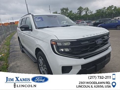 Used 2025 Ford Expedition Active AWD/4WD image 1