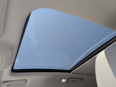 New 2025 Ford Escape SE w/ PHEV Premium Package image 22