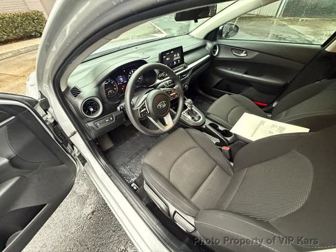 Used 2020 Kia Forte LXS image 9