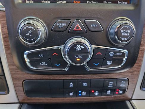 Used 2018 RAM 1500 Laramie RWD image 29