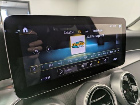 Used 2021 Mercedes-Benz GLC 300 4MATIC image 12