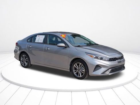 Used 2024 Kia Forte LXS FWD image 2