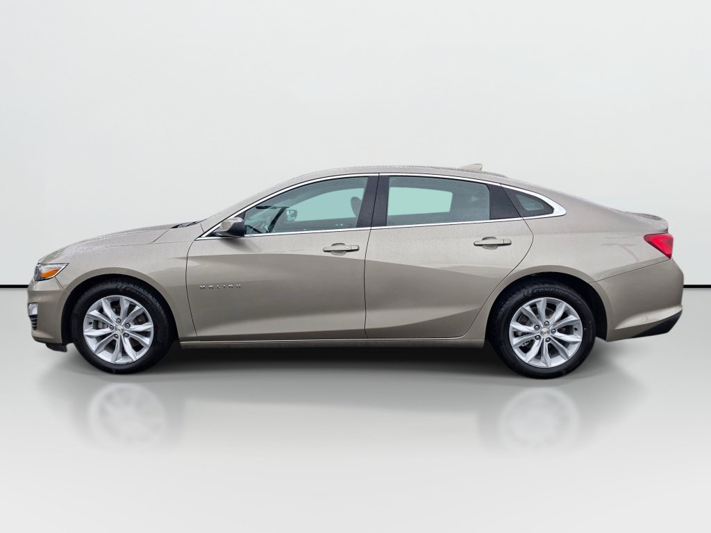 Used 2025 Chevrolet Malibu LT FWD image 2