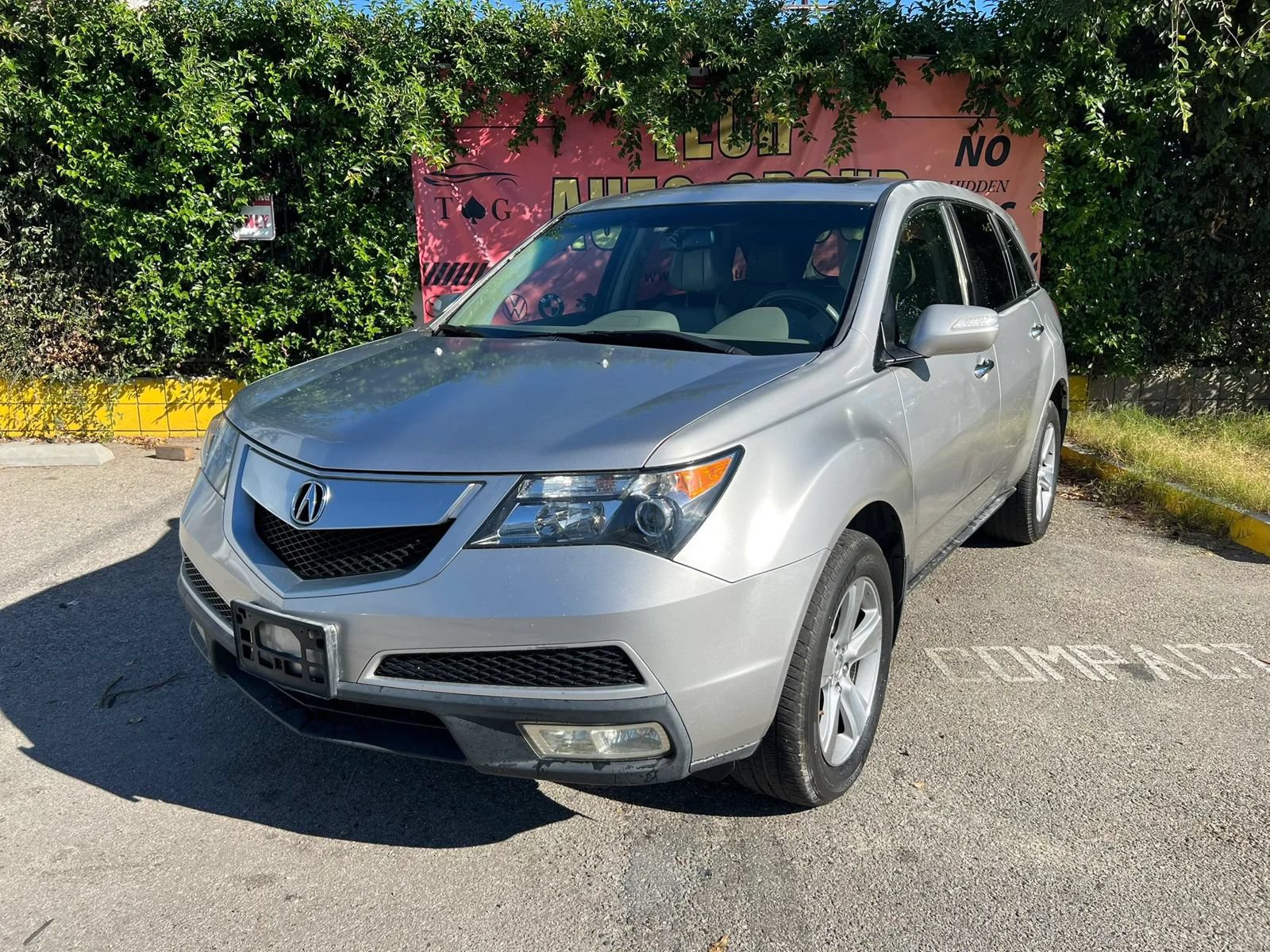 Used 2010 Acura MDX w/ Technology Package AWD/4WD image 2