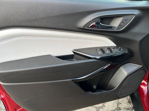 Used 2025 Chevrolet Trax LT image 20