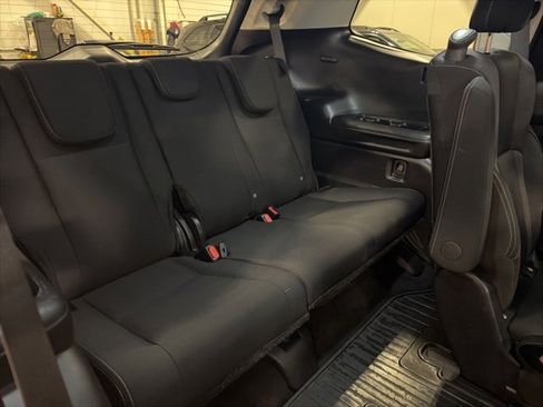 Used 2023 Subaru Ascent Premium w/ Convenience Package image 17