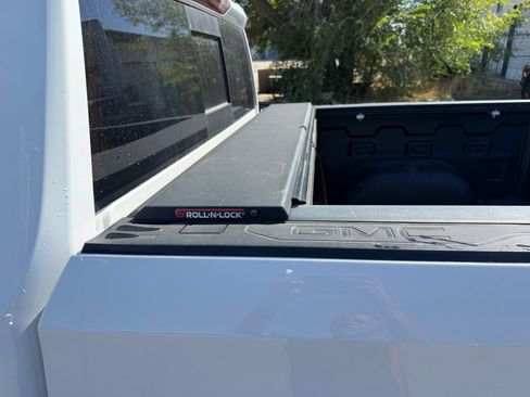 Used 2022 GMC Sierra 1500 SLT w/ SLT Premium Plus Package AWD/4WD image 29