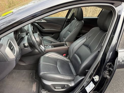 Used 2018 MAZDA MAZDA3 Touring image 11