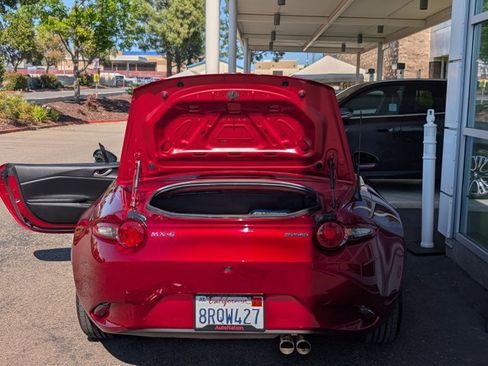 Used 2020 MAZDA MX-5 Miata Sport image 13