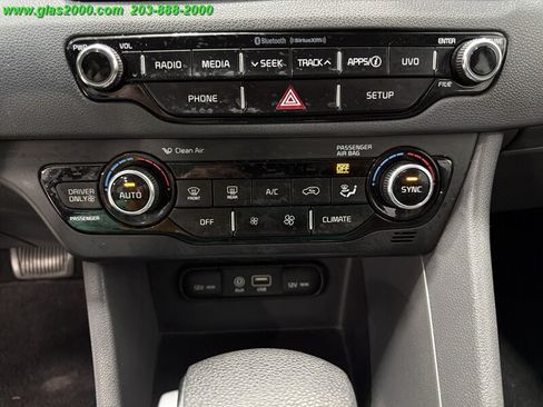 Used 2018 Kia Niro FE FWD image 27